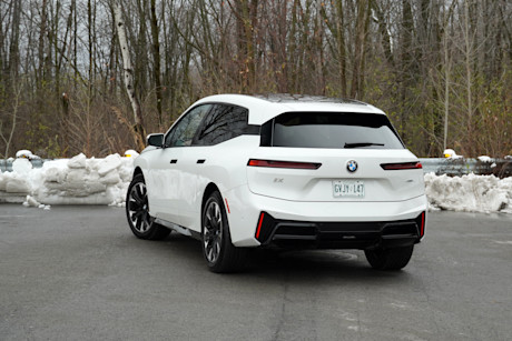 BMW iX xDrive60 2026 : essai routier Body Image