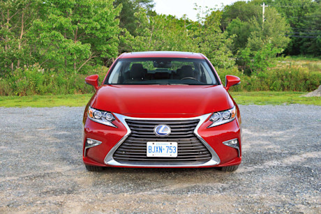 Editorial 2017 lexus es 300h 02 ew