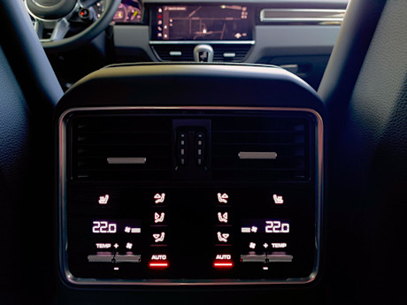 Editorial 2022 porsche cayenne e hybrid coupe 28 mg