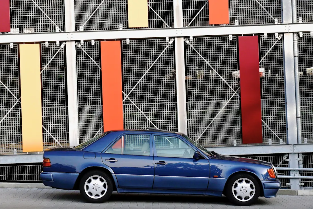 Mercedes-500E-6
