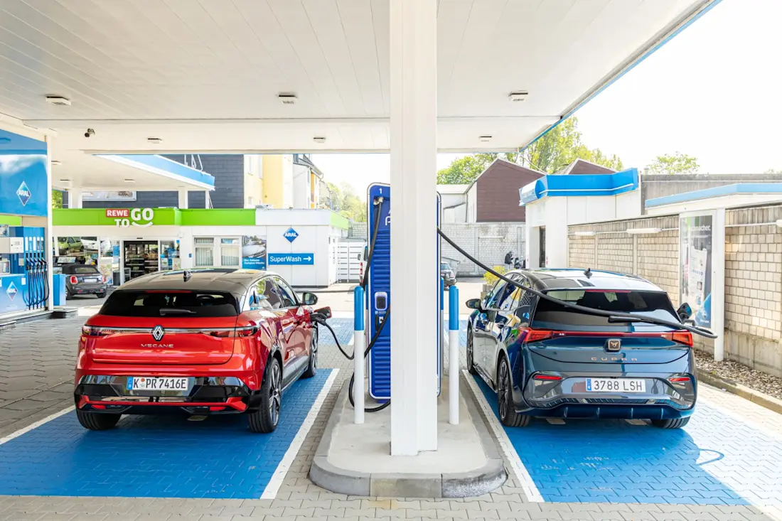 cupra-born-en-renault-megane-e-tech-2022-2 cupra-born-en-renault-megane-e-tech-2022-2