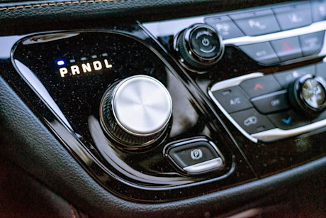 Editorial 2021 chrysler pacifica hybrid pinnacle 26 bm