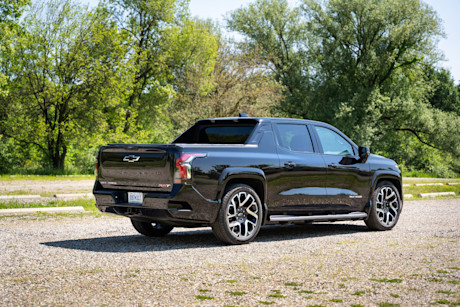 Editorial 2024 chevrolet silverado ev jw 23
