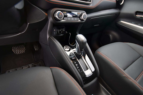 Editorial 2019 nissan kicks sr 29 jp