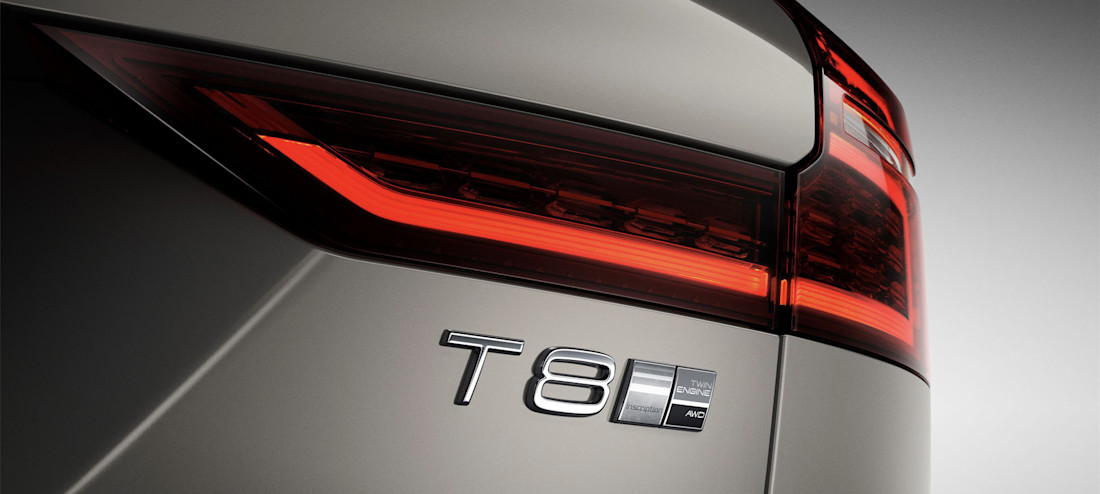 223565_New_Volvo_V60_exterior.jpg