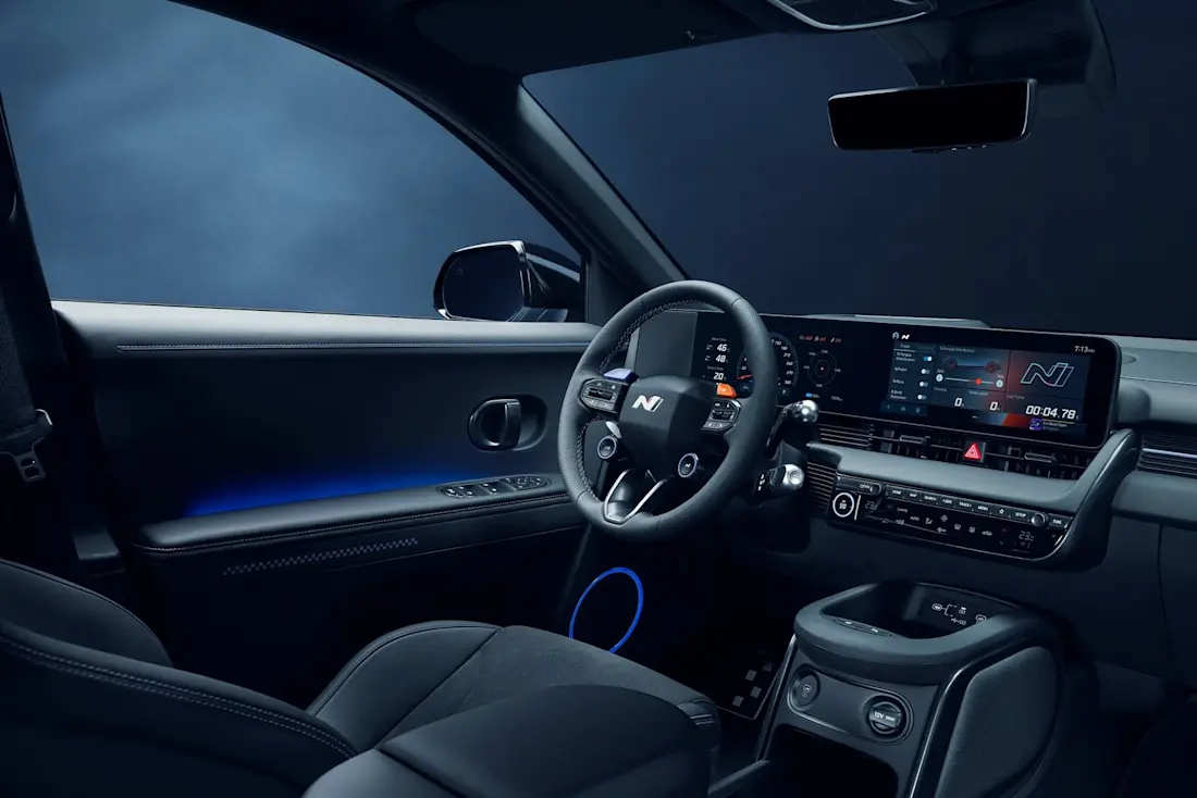 Hyundai-Ioniq-5-N-2023-Cockpit