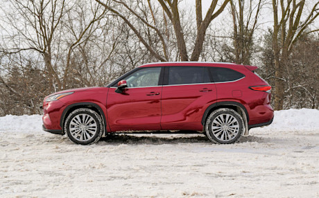 Editorial 2022 toyota highlander limited 03 sha