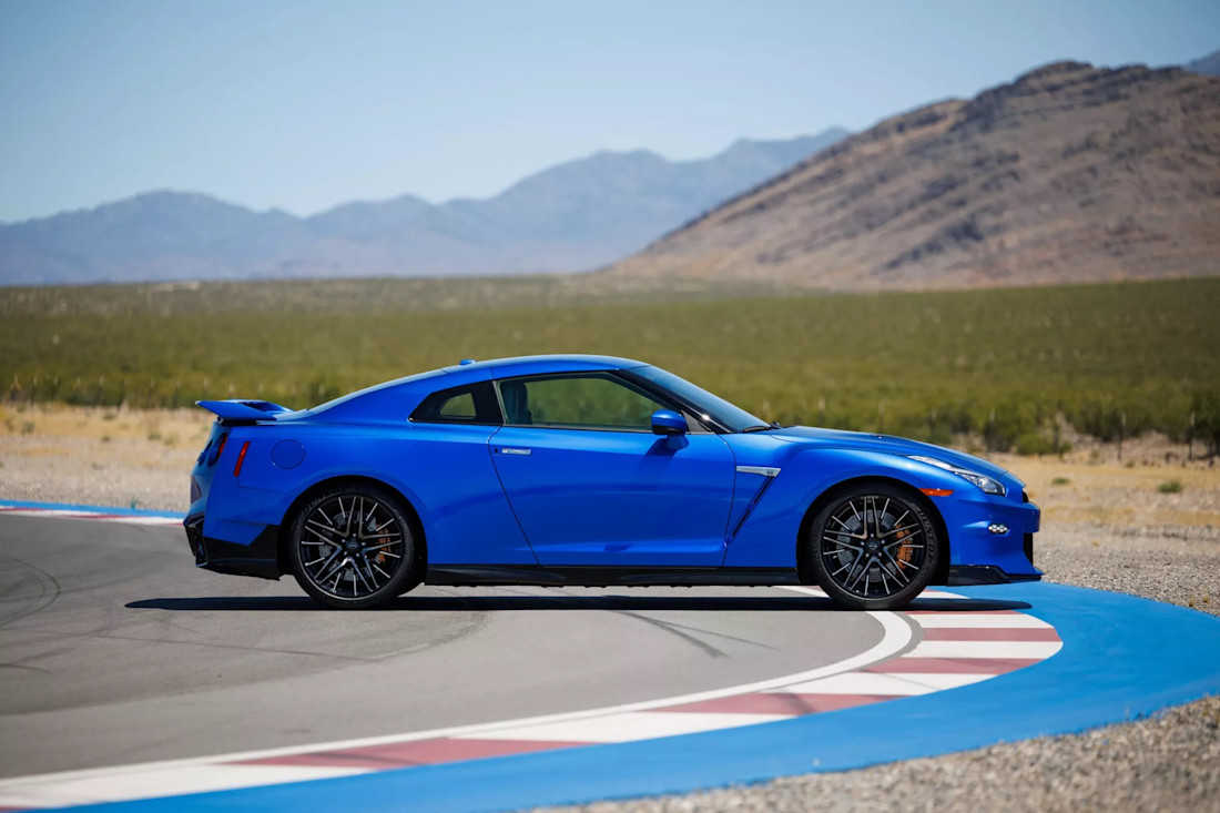 Nissan-GT-R-Specials-2024 (10).jpg