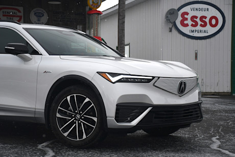 Acura ZDX 2025 : essai routier Body Image