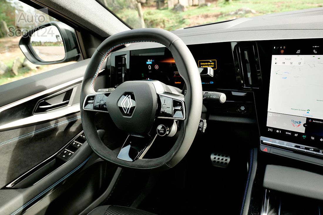 Video prueba Renault Austral HEV 2023 interior Ruben Fidalgo AS24 (12).jpg