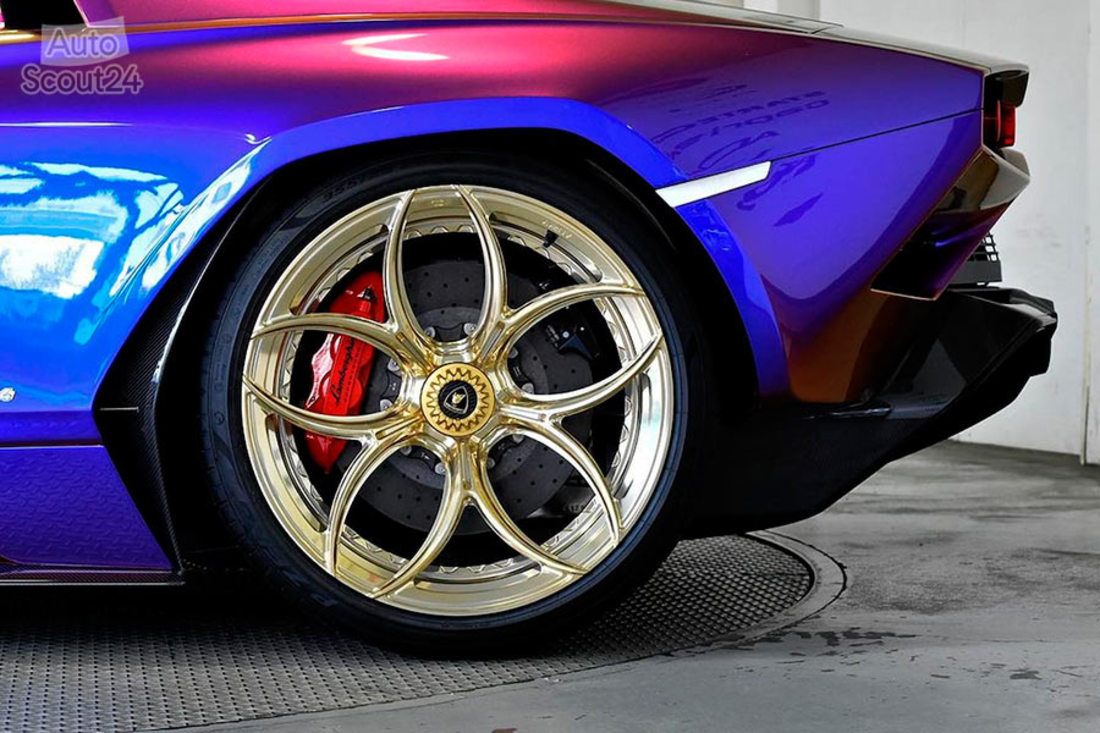 Lamborghini-Countach-LPI-800-4-pintura-tuning (14).jpg