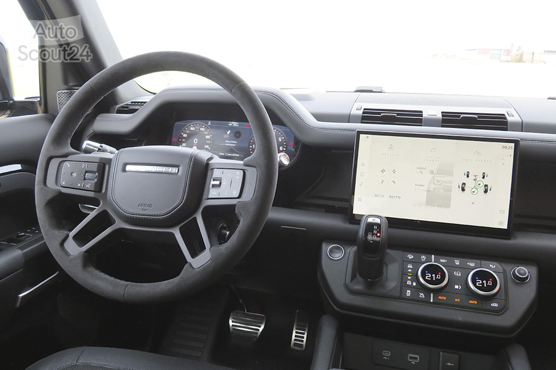 16_land_rover_defender 110 V8.JPG