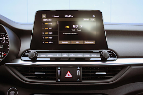 Kia Forte5 GT manuelle 2021 : essai routier Body Image