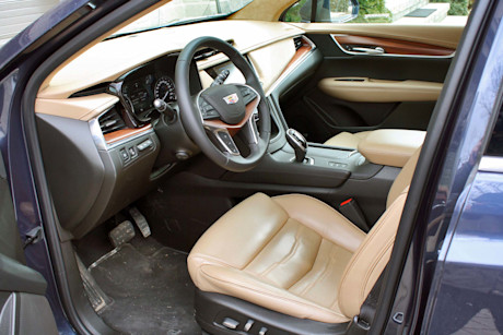 Editorial 2018 cadillac xt5 awd platinum 17 db