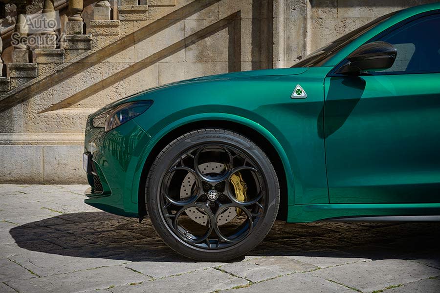 Alfa Romeo-Giulia-Stelvio-Q-100°anniversary-2023 (13).jpg