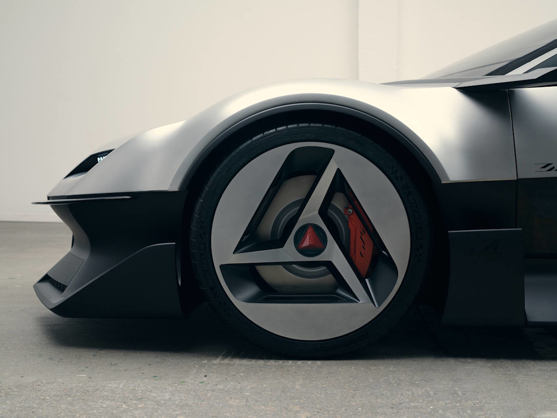 Alpine-A310-VISION.jpg