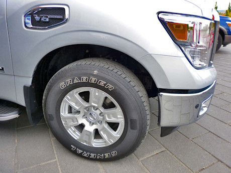 Editorial 2017 nissan titan 09 jb