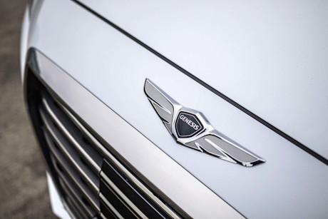 Editorial 2017 genesis g90 33t 06 bm