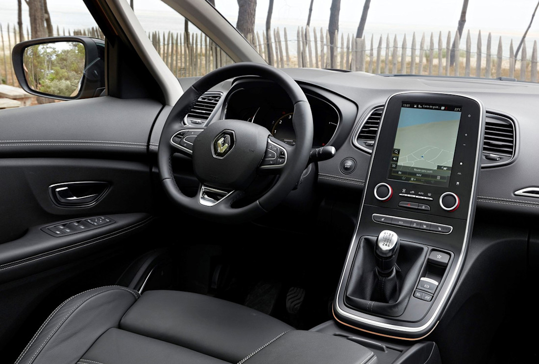 Renault Scénic AS24 2.jpeg