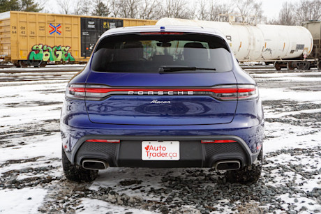 Editorial 2022 porsche macan 05 di