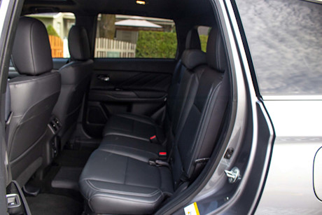 Editorial 2020 mitsubishi outlander phev 10 wc fr