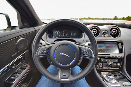 Editorial 2018 jaguar xjr 575 22 jp