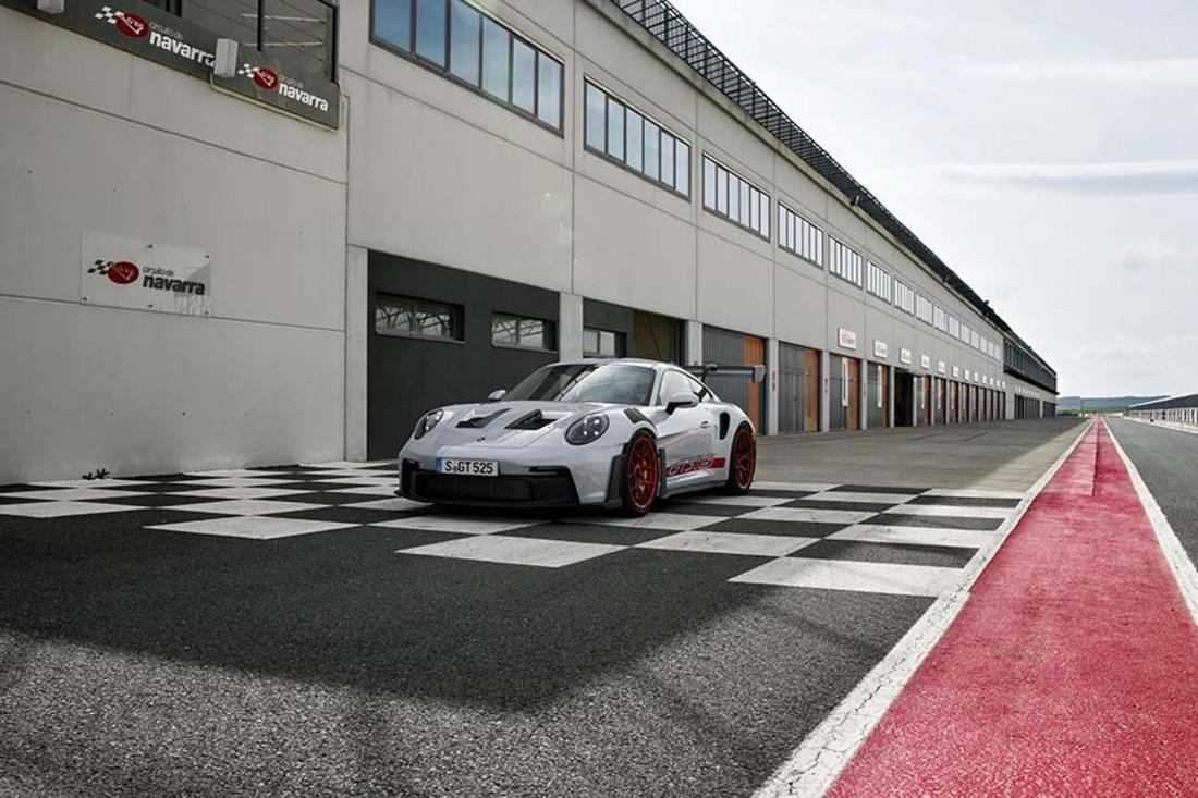 Porsche 911 GT3 RS 2022 (2).jpg