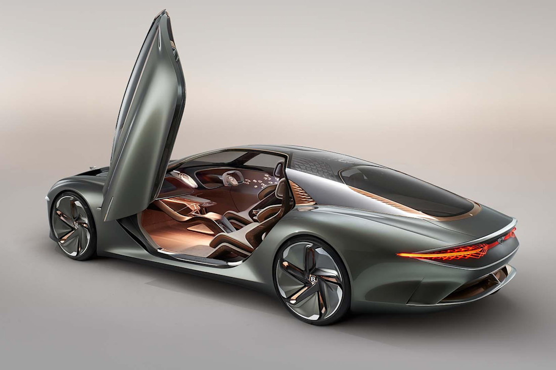 eerste-ev-van-bentley-moet-wachten-eerst-maar-eens-een-v8-met-stekker-2024-02.jpg