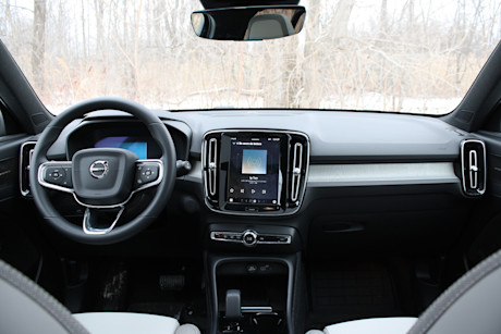 Volvo EX30 2025 vs Volvo EX40 2025 – Quel est le meilleur choix pour vous? Body Image