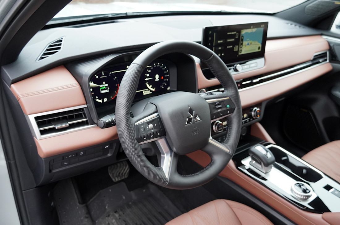 Mitsubishi-Outlander-GT-2026 (35).jpg
