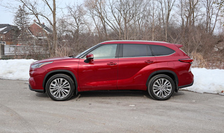 Editorial 2022 toyota highlander limited platinum 06 jm