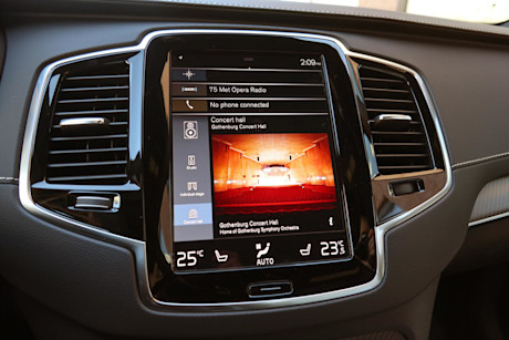 Editorial 2020 volvo xc90 t8 r design 22 jm