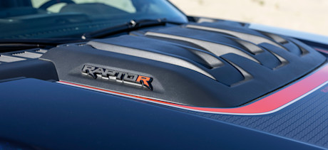 Editorial 2023 f 150 raptor r exterior  antimatter blue  09