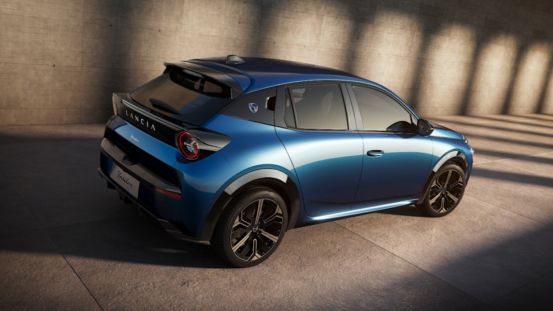 met-dit-gekkigheidje-verhelpt-de-lancia-ypsilon-2024-de-grootste-ergernis-van-snelladen-2024-12.jpg