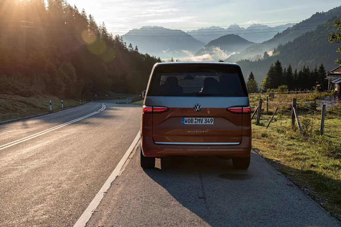 VW-Multivan-T7-Rear