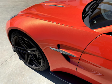 Editorial 2025 aston martin vantage mb 18