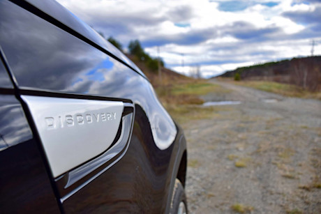 Editorial 2018 land rover discovery hse luxury td6 15 jp