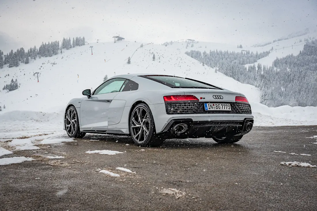 Audi-R8-RWD-2021-Rear-Side Audi-R8-RWD-2021-Rear-Side