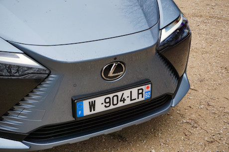 Editorial 2023 lexus rz 450e 10 di