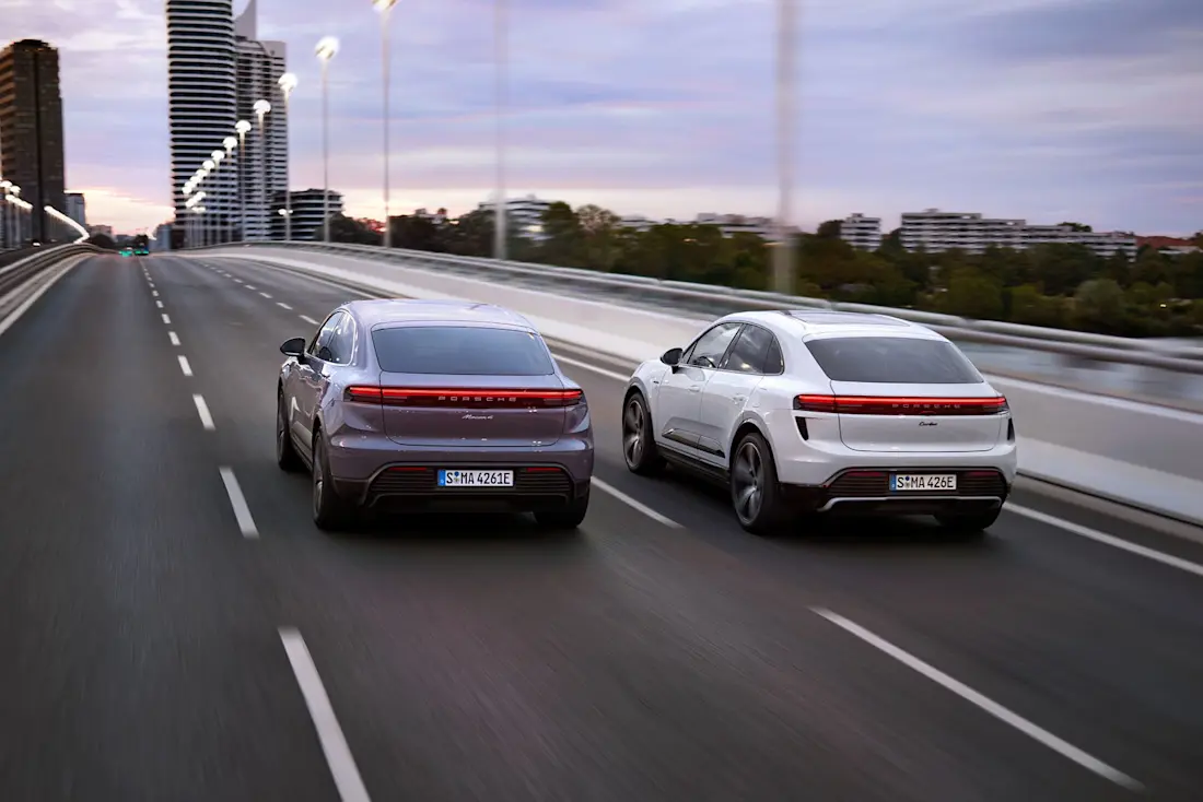 Porsche Macan Elektro 2024 - Heck dynamisch Porsche Macan Elektro 2024 - Heck dynamisch