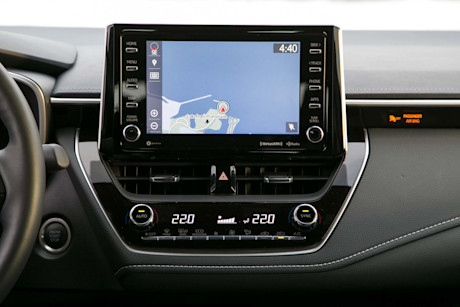 Editorial 2019 toyota corolla hatchback xse 15 jw