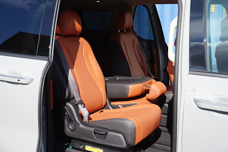 Editorial 2025 kia carnival jl 14