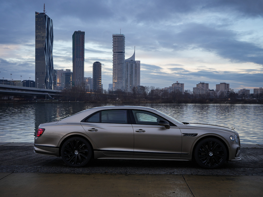 Bentley Flying Spur_seitlich