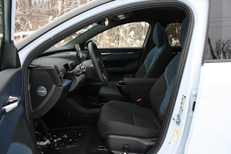 Volvo EX30 2025 vs Volvo EX40 2025 – Quel est le meilleur choix pour vous? Image