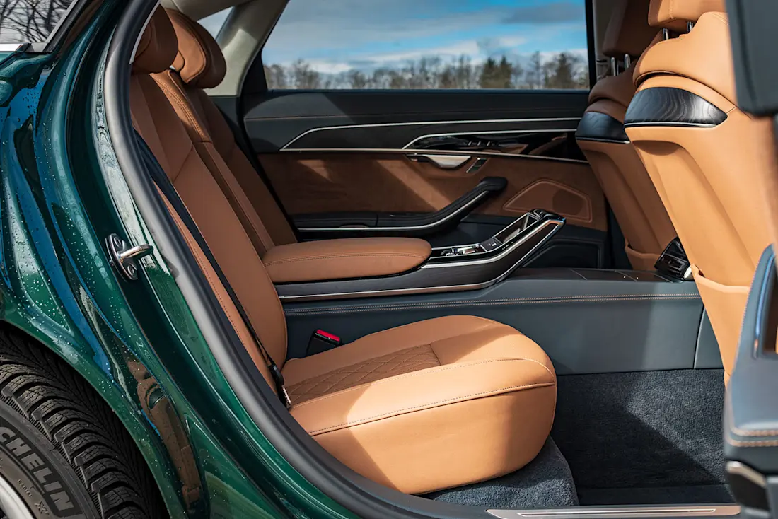 Audi-A8-60TFSIe-2020-Backseats Audi-A8-60TFSIe-2020-Backseats