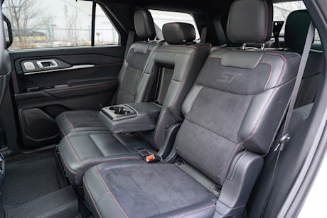 Editorial 2025 ford explorer st td jw 250127 29