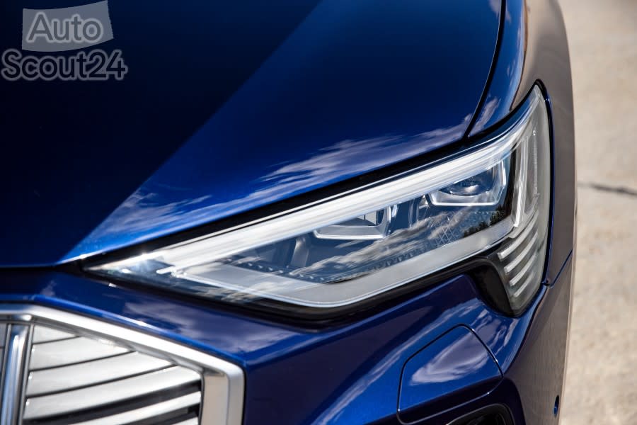 Audi e-tron Sportback alta 12 (1).jpg