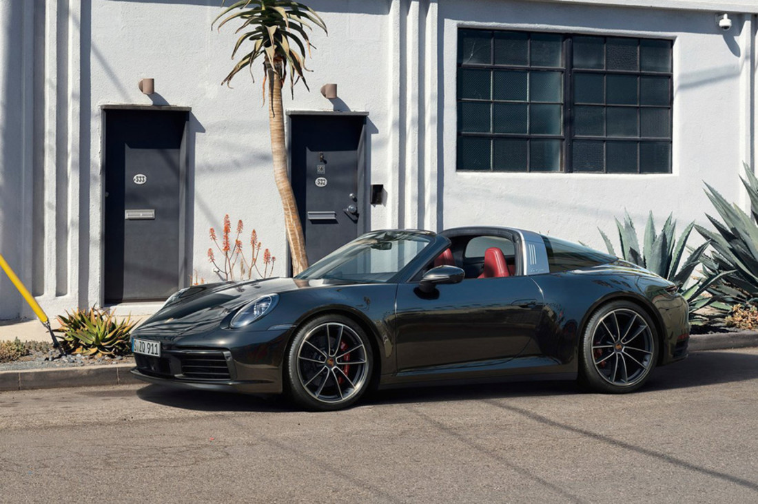 Porsche-911_Targa_4-2021-1280-01.jpg