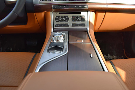 Editorial 2015 jaguar xf 30 awd jp 12