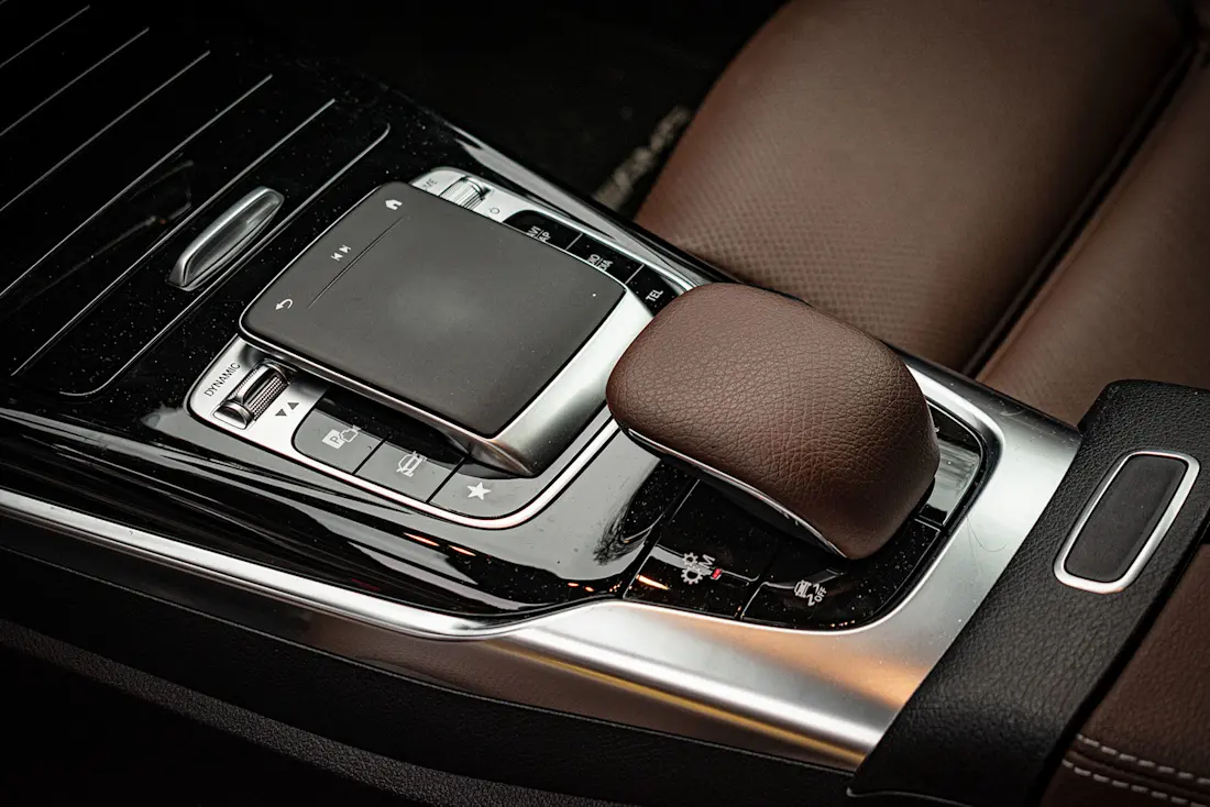 Mercedes-AMG-A-45-S-4MATIC-touchpad